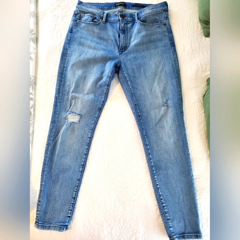 Banana Republic Distressed Skinny Jean- Size 31